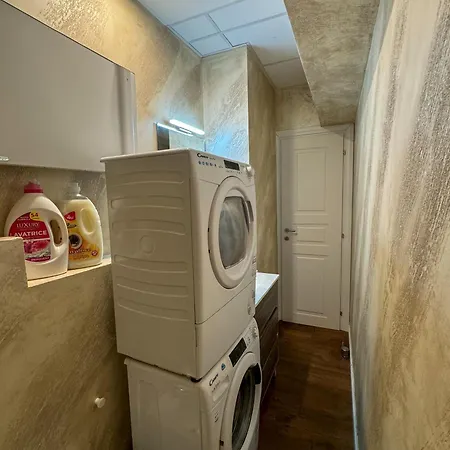 Dea Dreams - Lofty Marghera Holiday home Milan